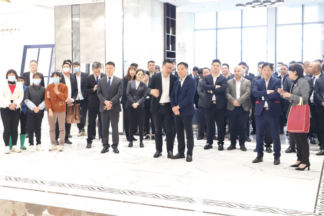 bifa必发地砖公司高层及部分代表前往南海、清远生产基地，，，，，配合庆祝瓷砖地砖生产基地开工